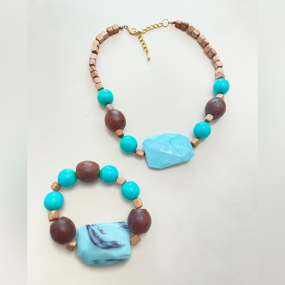 Turquoise and Brown Beaded Necklace and Bracelet Set Western Rodeo Festival - Picture 2 of 5